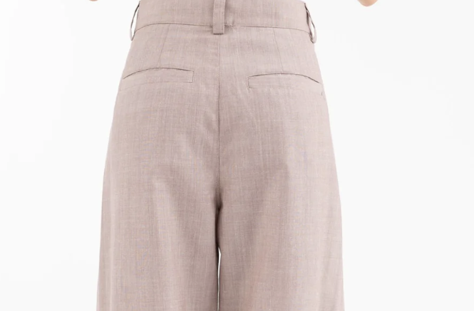 EYELET MILANO - Pantalon Navigli large à pinces en laine et soie – Image 3