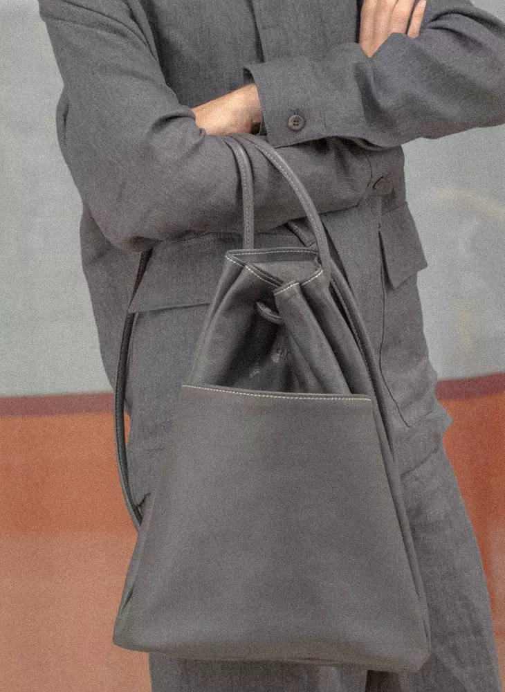 ELIA - STUDIO SARTA - Sac à dos en cuir souple artisanal – Image 2