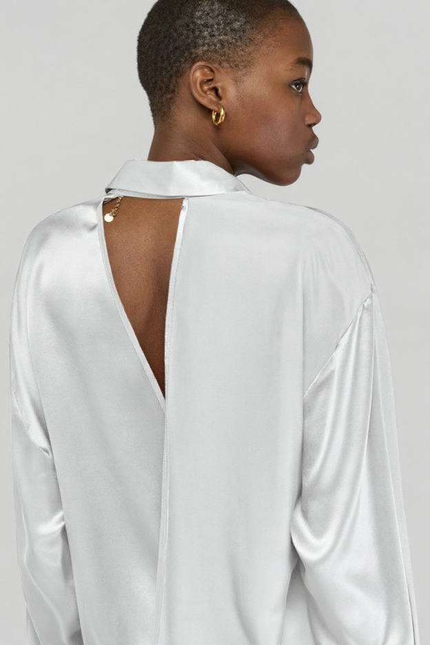 SEMICOUTURE - Chemise en satin de soie léger, ouverture au dos – Image 5